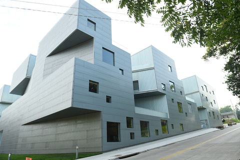 An image of the visual arts building on the University of Iowa campus