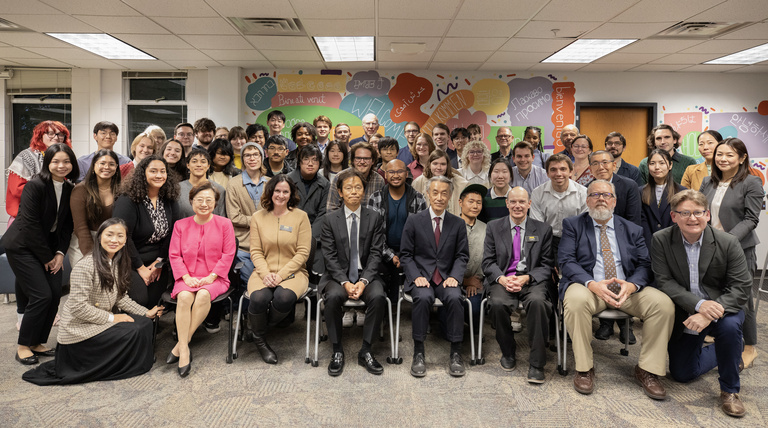 Group photo of students, faculty, and dignitaries 