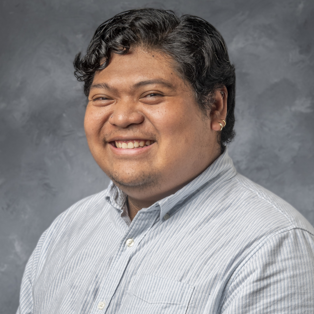 Headshot of Miguel Espiritu