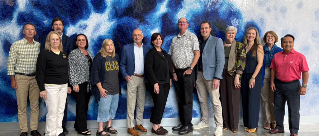 CLAS Dean's Advisory Council poses for a portrait at their Fall 2026 meeting