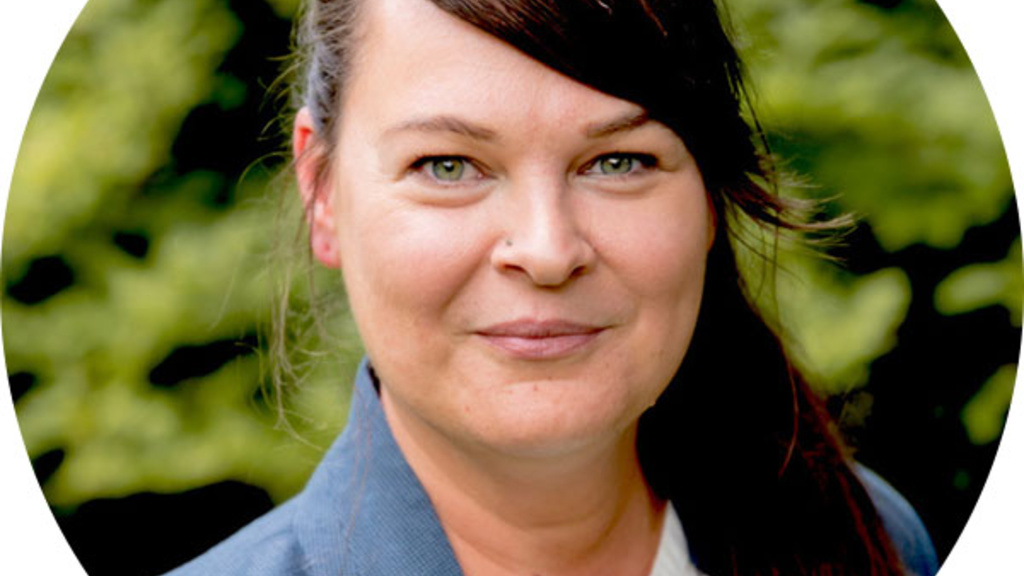 a profile headshot of Jovana Davidovic