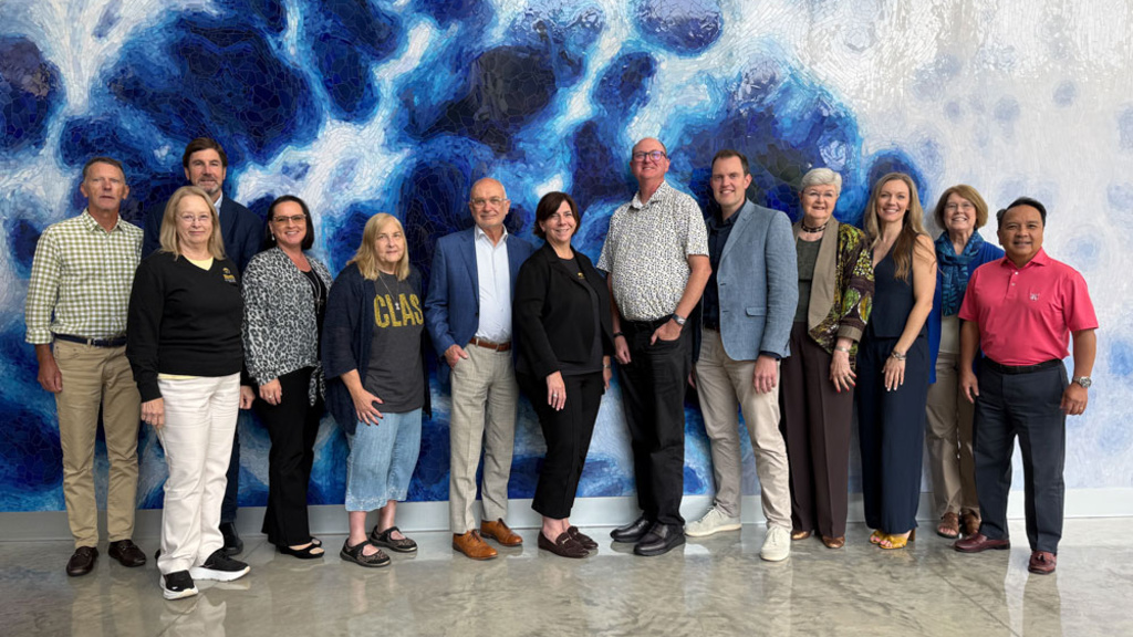 CLAS Dean's Advisory Council poses for a portrait at their Fall 2026 meeting